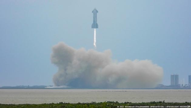 这次没自爆SpaceX星舰原型机首次完成10公里高度飞行测试与回收试验